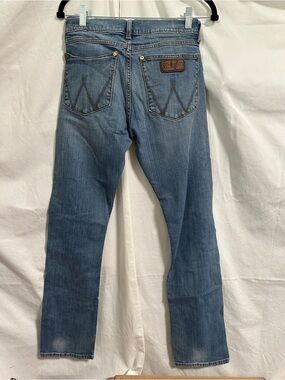 Wrangler Retro Light Blue Straight Leg Women's Jeans
